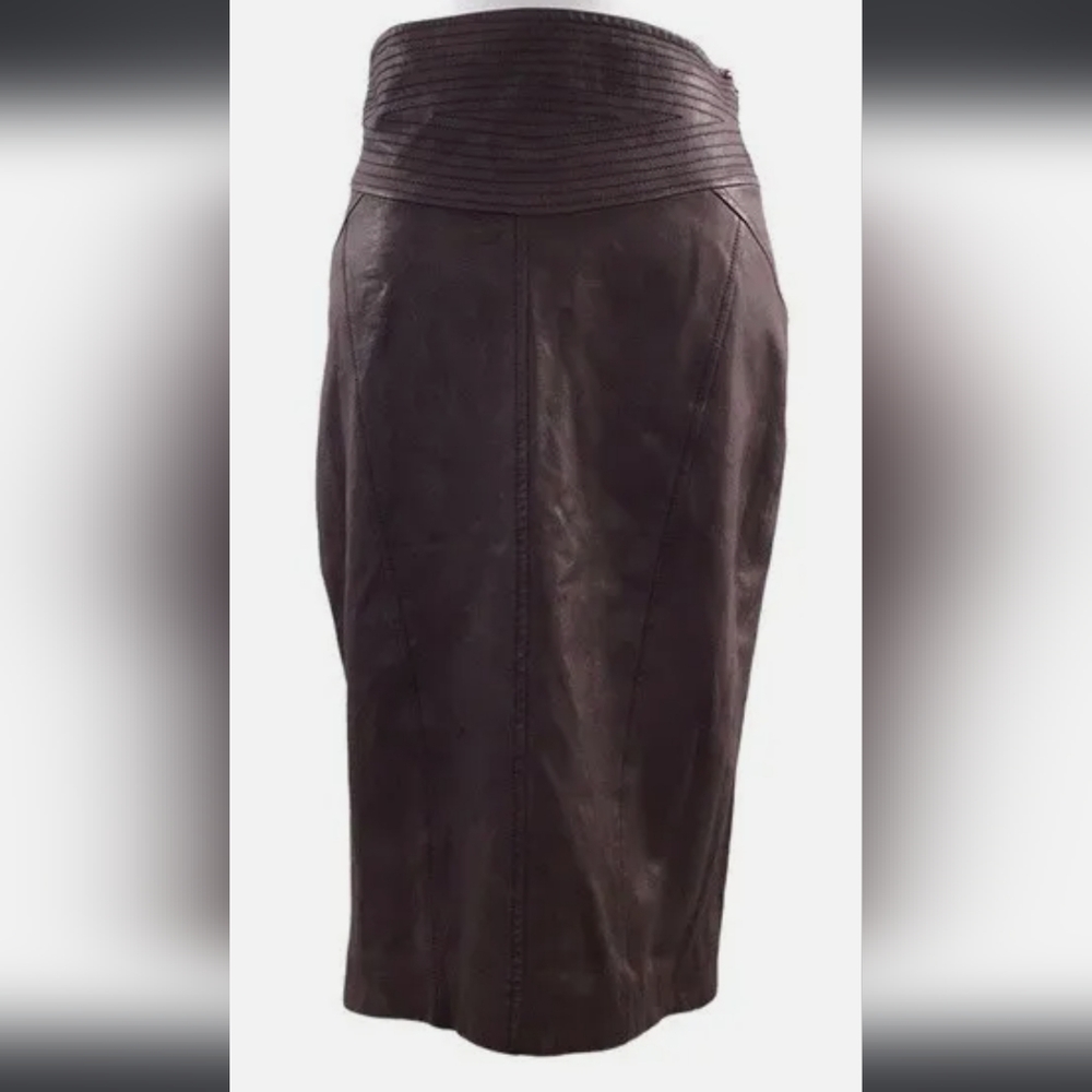 DVF lether medi skirt mint condition sz8